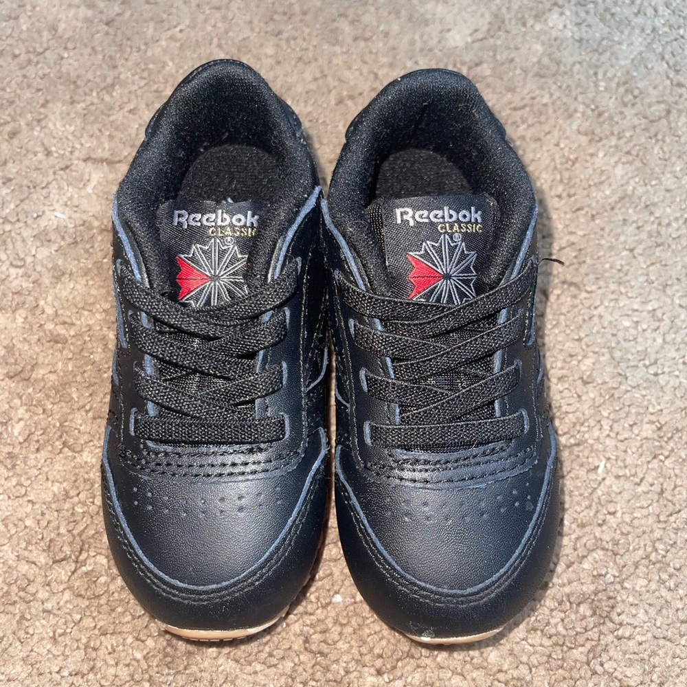 Reeboks🖤🤎 - Picture 2 of 5